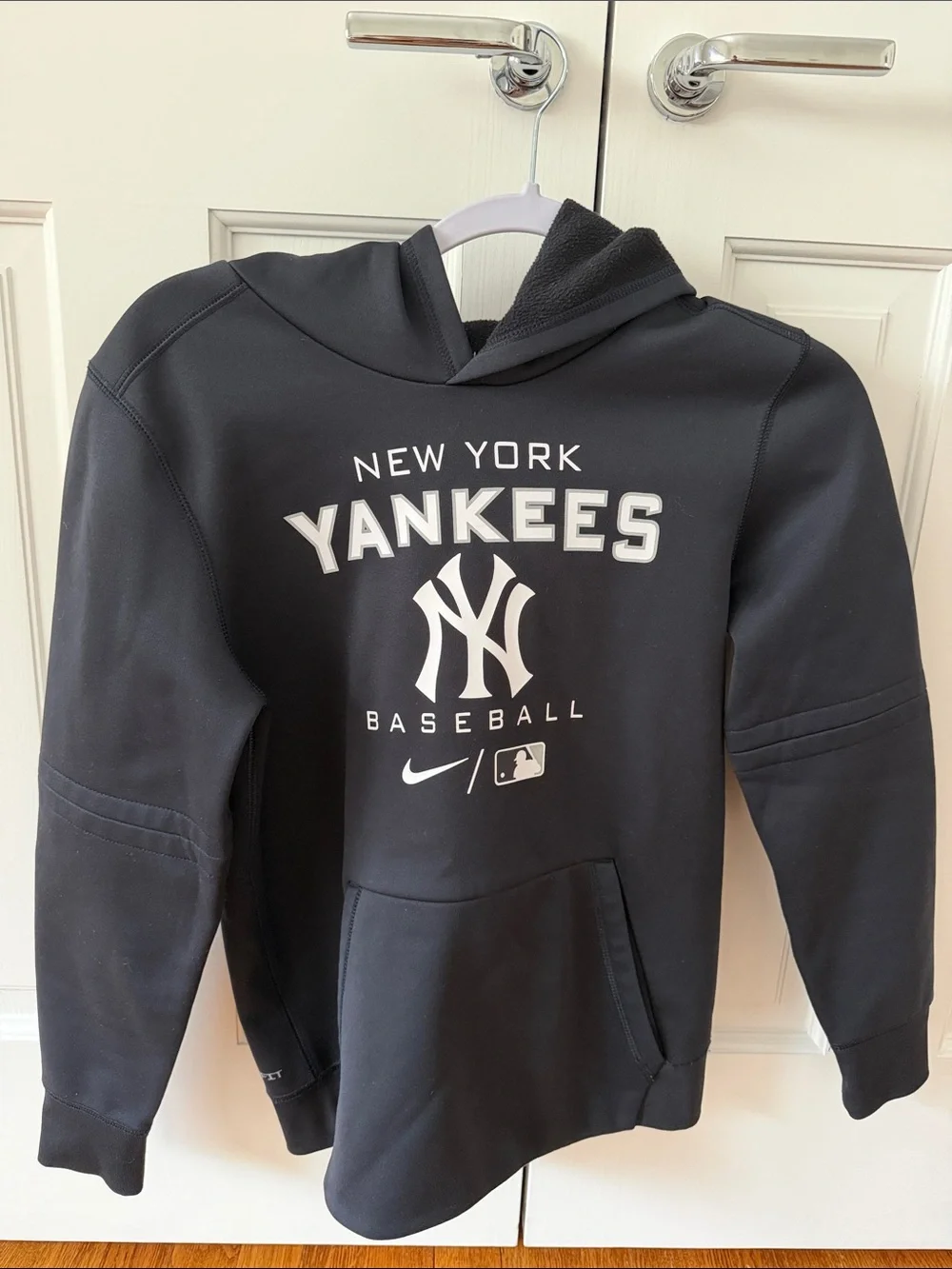 Nike Black New York Yankees Pullover Hoodie